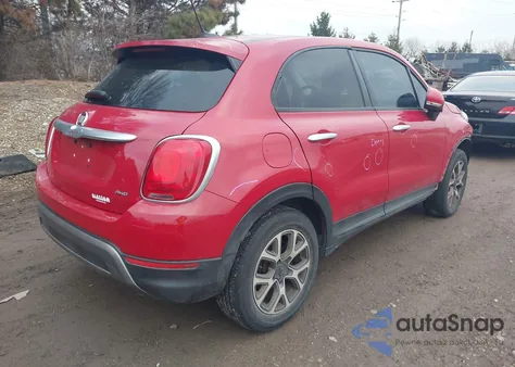 2016 Fiat 500X Trekking z USA, uszkodzony, nr VIN ZFBCFYCT0GP335509
